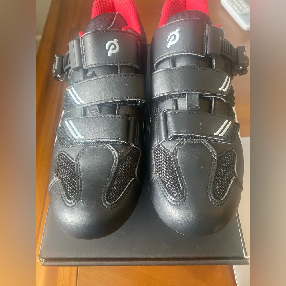 Peloton Womens Cycling Shoes Black and Red Size 39